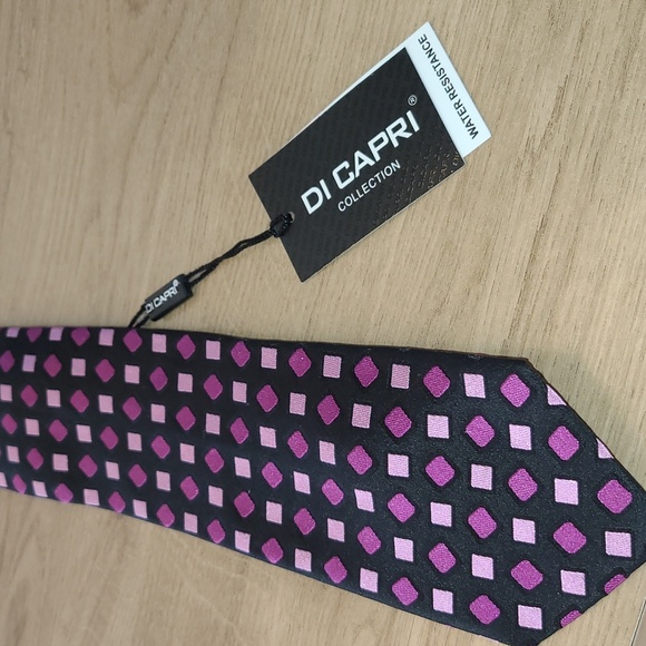 100  % silk tie by di capri  waterproof new - Picture 1 of 3